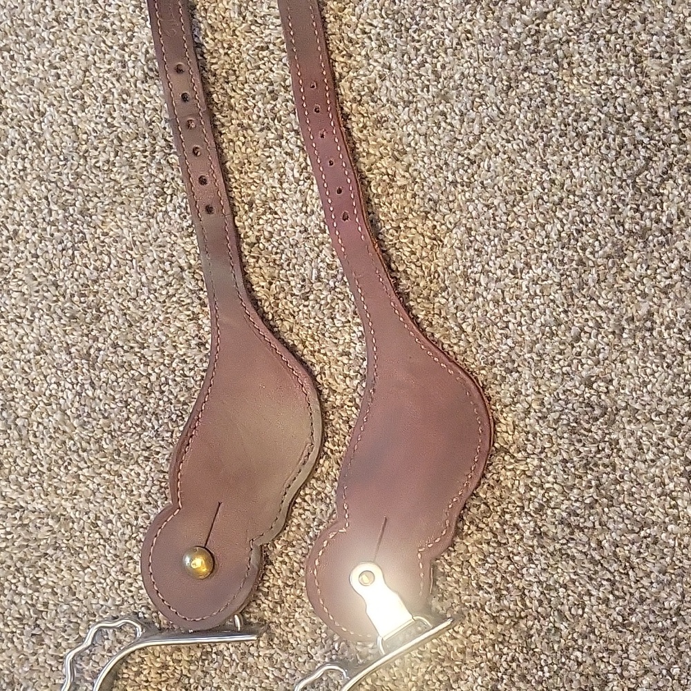 Equestrian Bundle Of Spurs And Straps - Picture 15 of 15